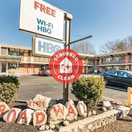 Oyo Hotel Malden Ma Broadway Luaran gambar