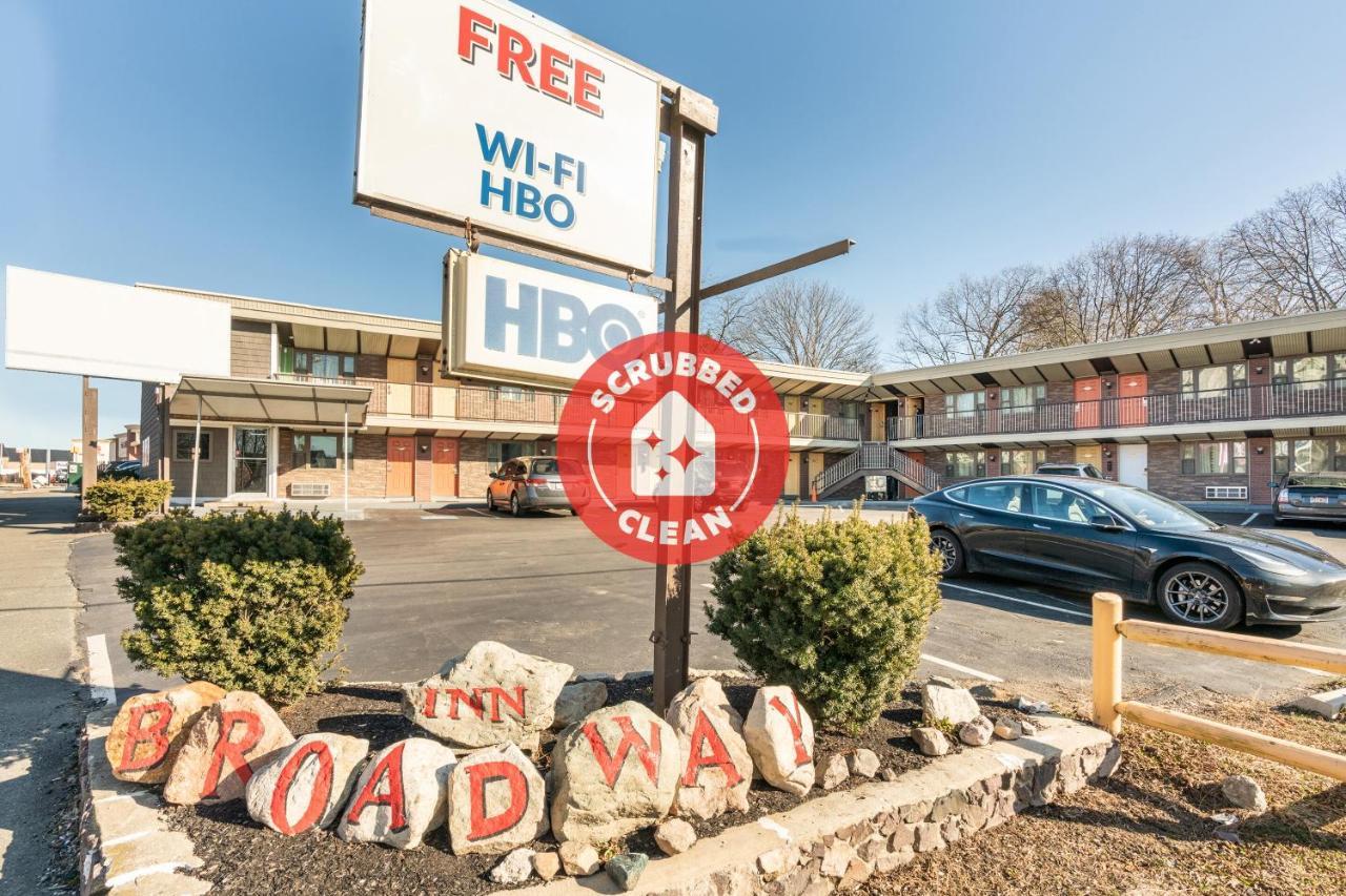 Oyo Hotel Malden Ma Broadway Luaran gambar
