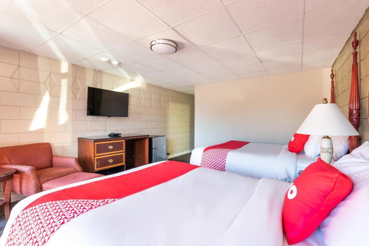 Oyo Hotel Malden Ma Broadway Luaran gambar