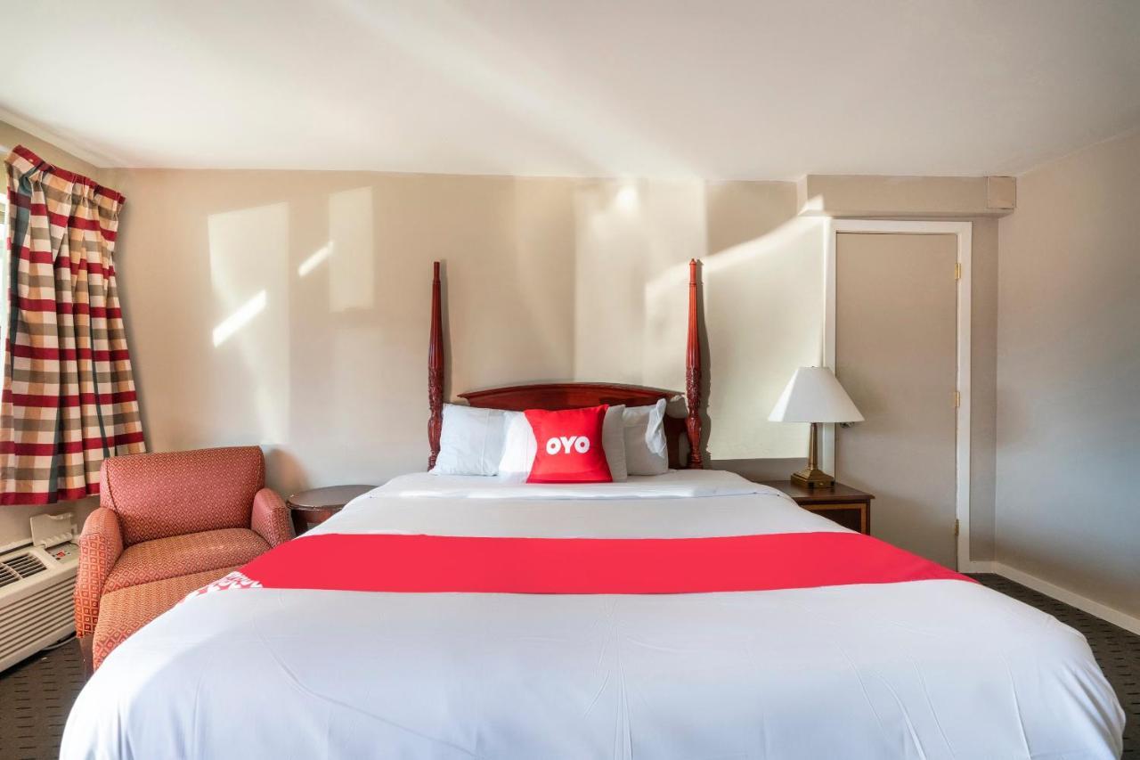 Oyo Hotel Malden Ma Broadway Luaran gambar