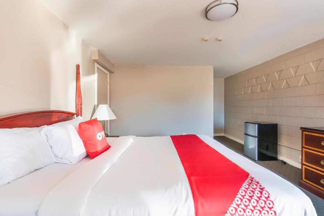 Oyo Hotel Malden Ma Broadway Luaran gambar