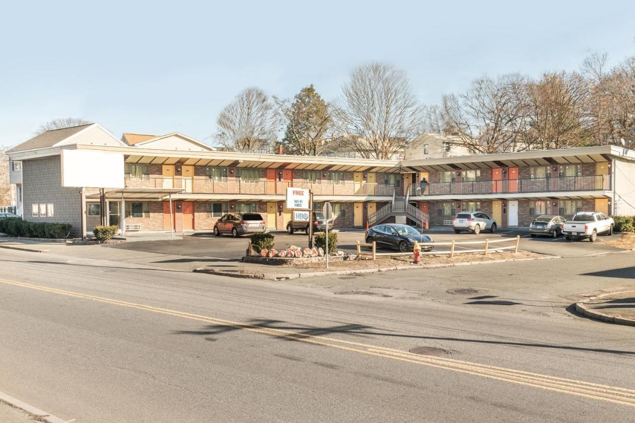 Oyo Hotel Malden Ma Broadway Luaran gambar
