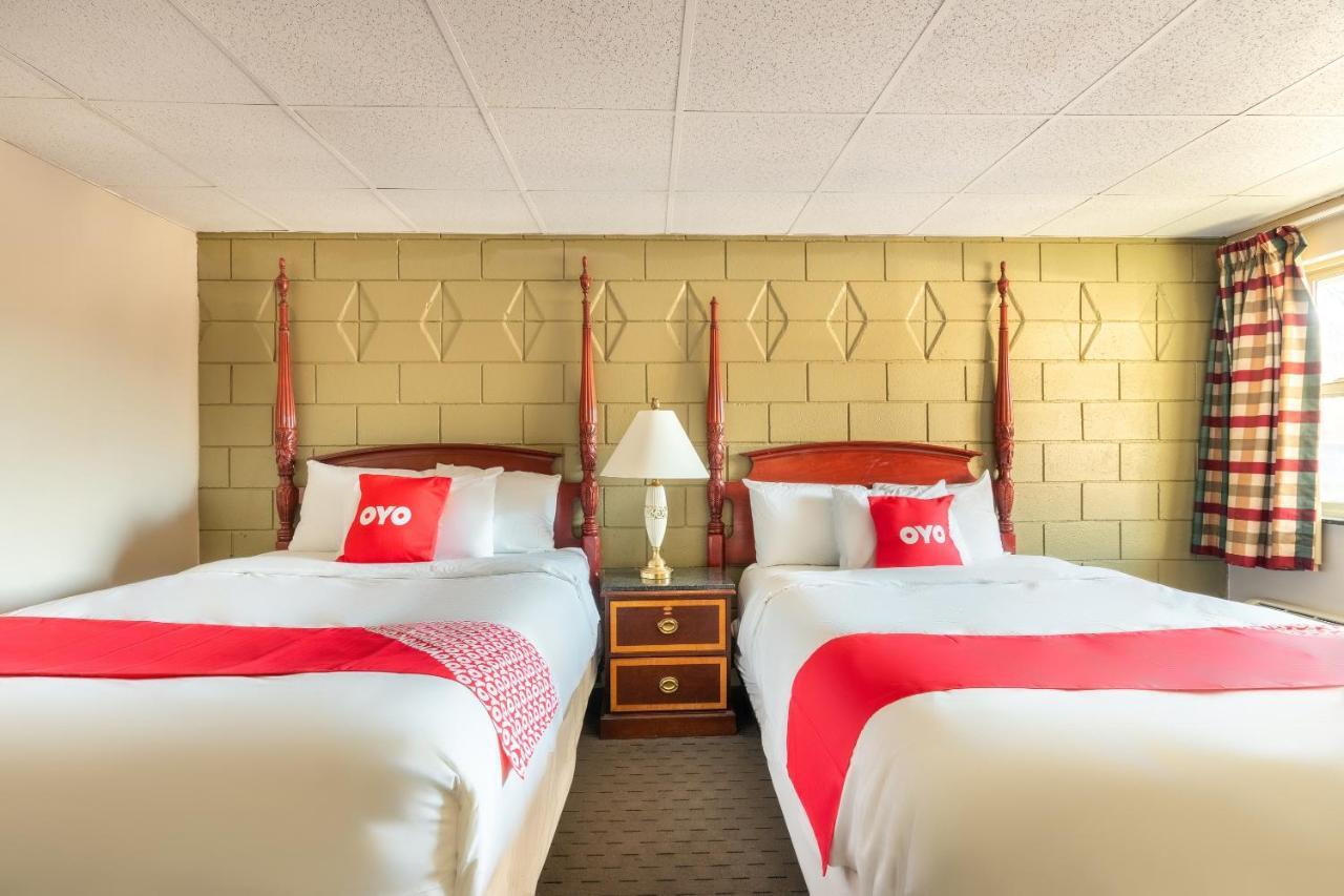 Oyo Hotel Malden Ma Broadway Luaran gambar