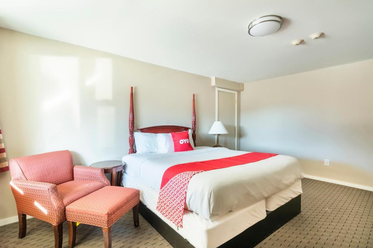 Oyo Hotel Malden Ma Broadway Luaran gambar