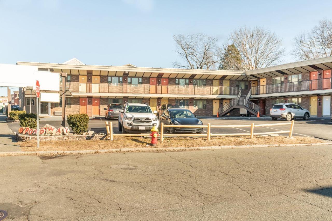 Oyo Hotel Malden Ma Broadway Luaran gambar