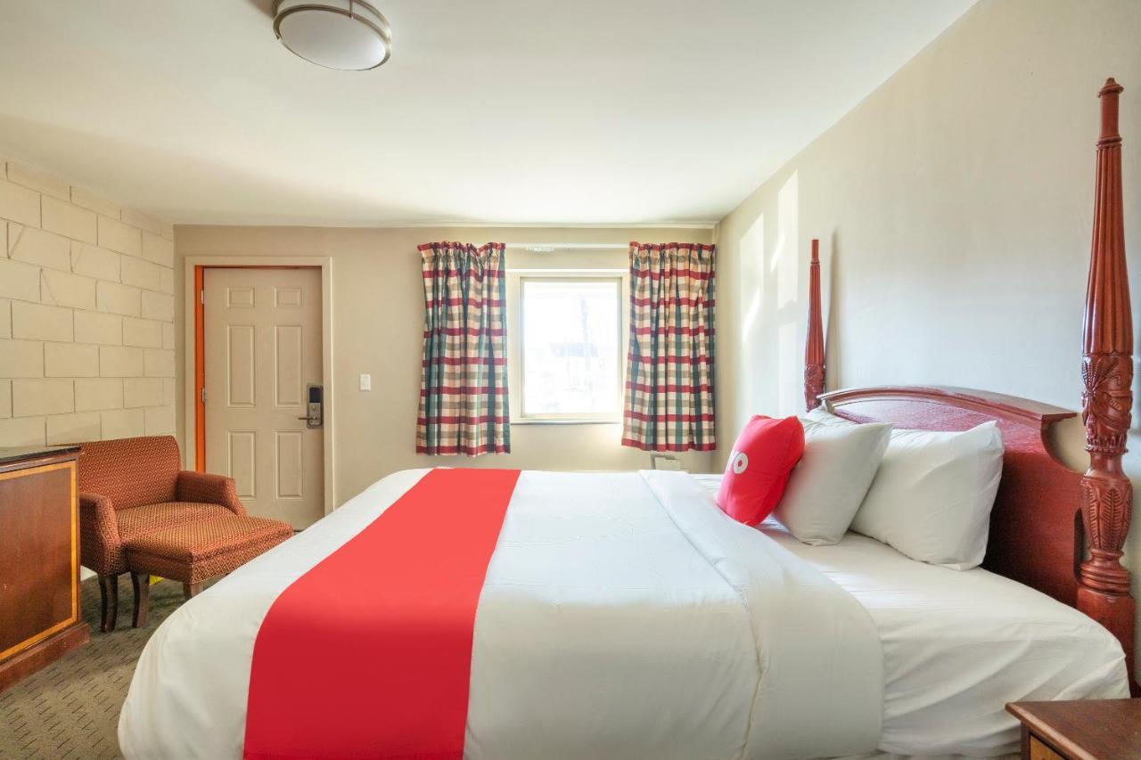 Oyo Hotel Malden Ma Broadway Luaran gambar