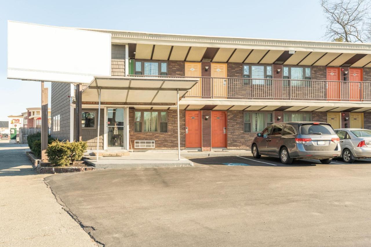 Oyo Hotel Malden Ma Broadway Luaran gambar