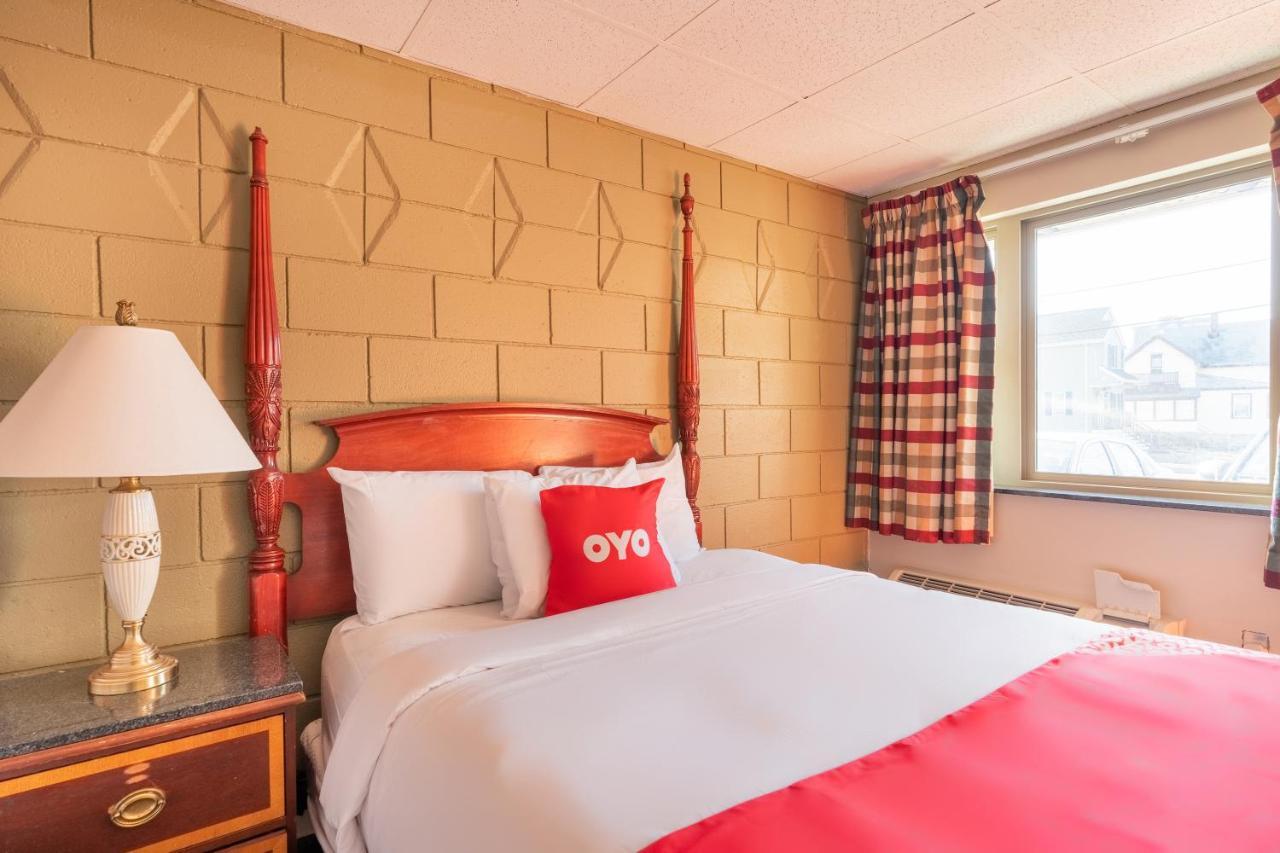 Oyo Hotel Malden Ma Broadway Luaran gambar