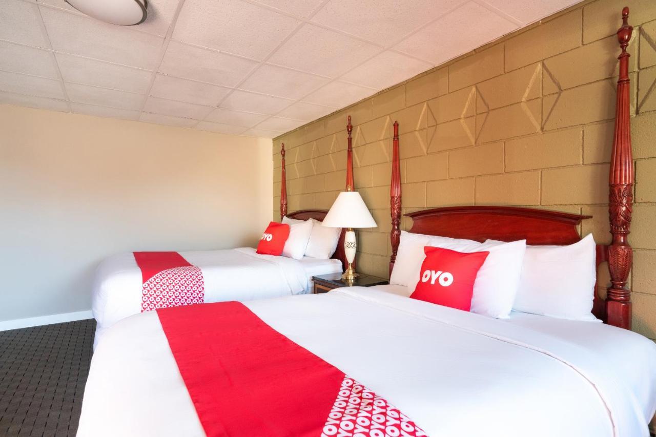 Oyo Hotel Malden Ma Broadway Luaran gambar