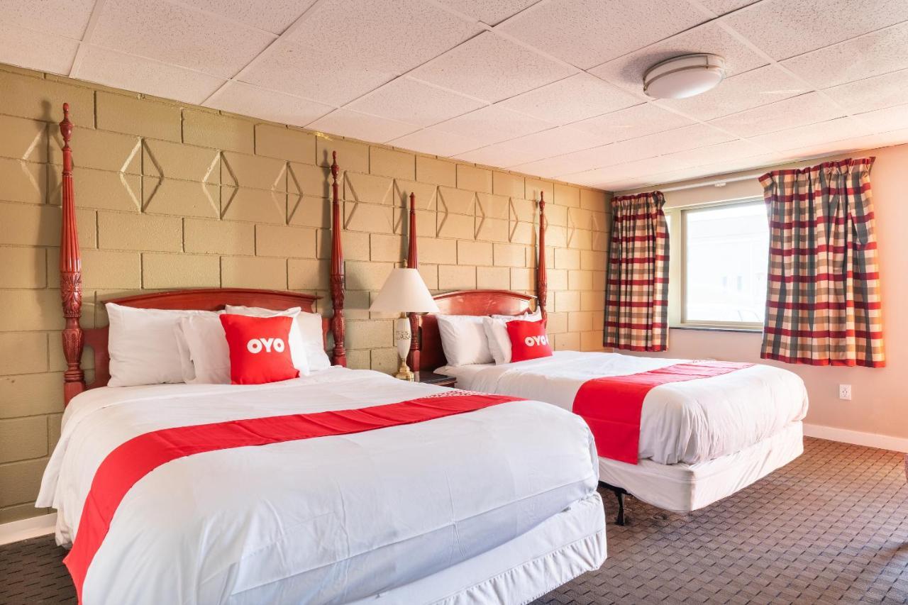 Oyo Hotel Malden Ma Broadway Luaran gambar